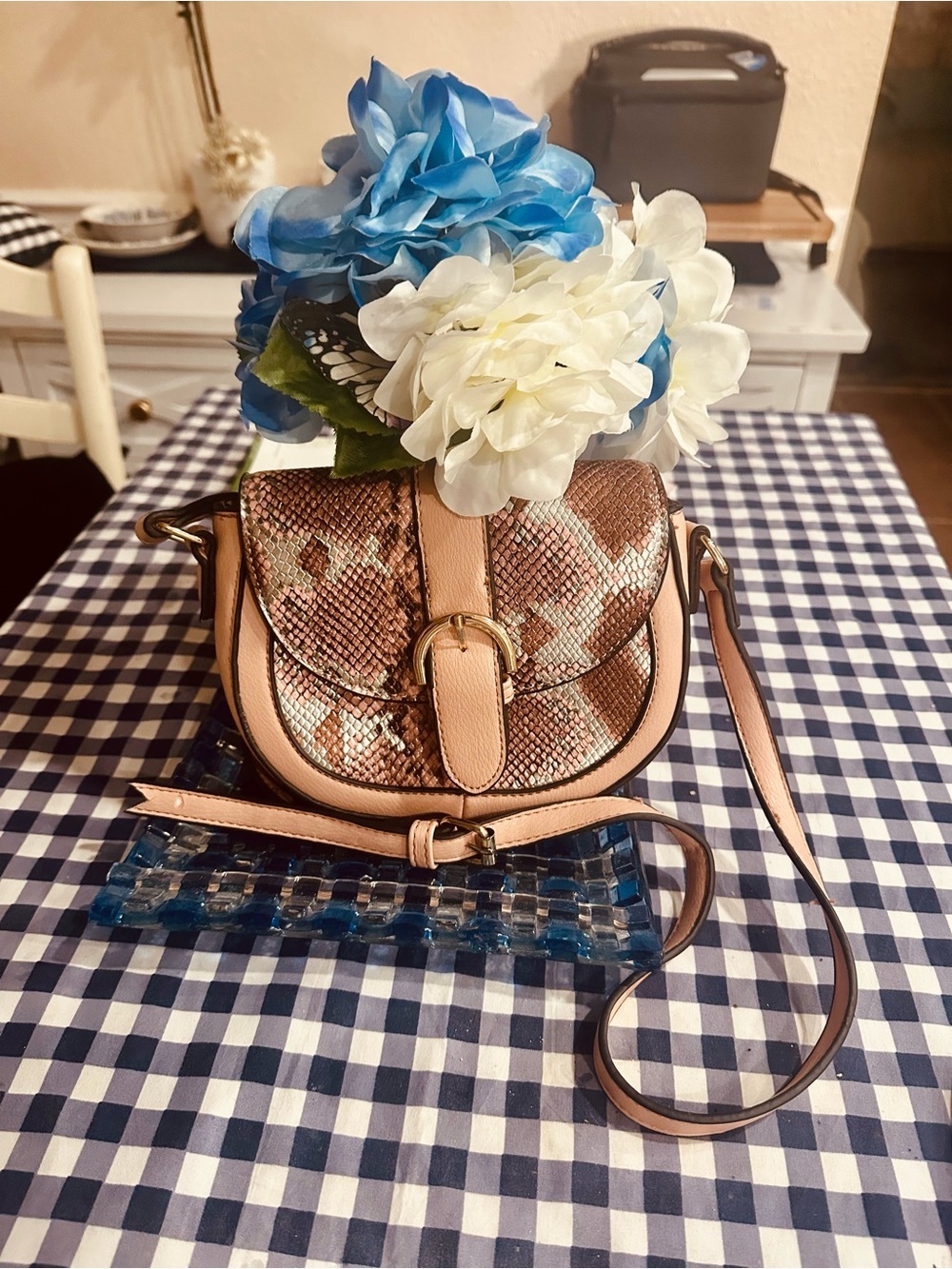 La Terre Snake-Print style Crossbody Bag